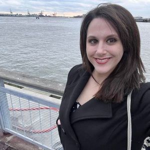 Meet your Posher, Caitlyn